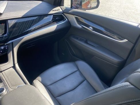 Used 2023 Cadillac XT6 Premium Luxury w/ Technology Package image 37