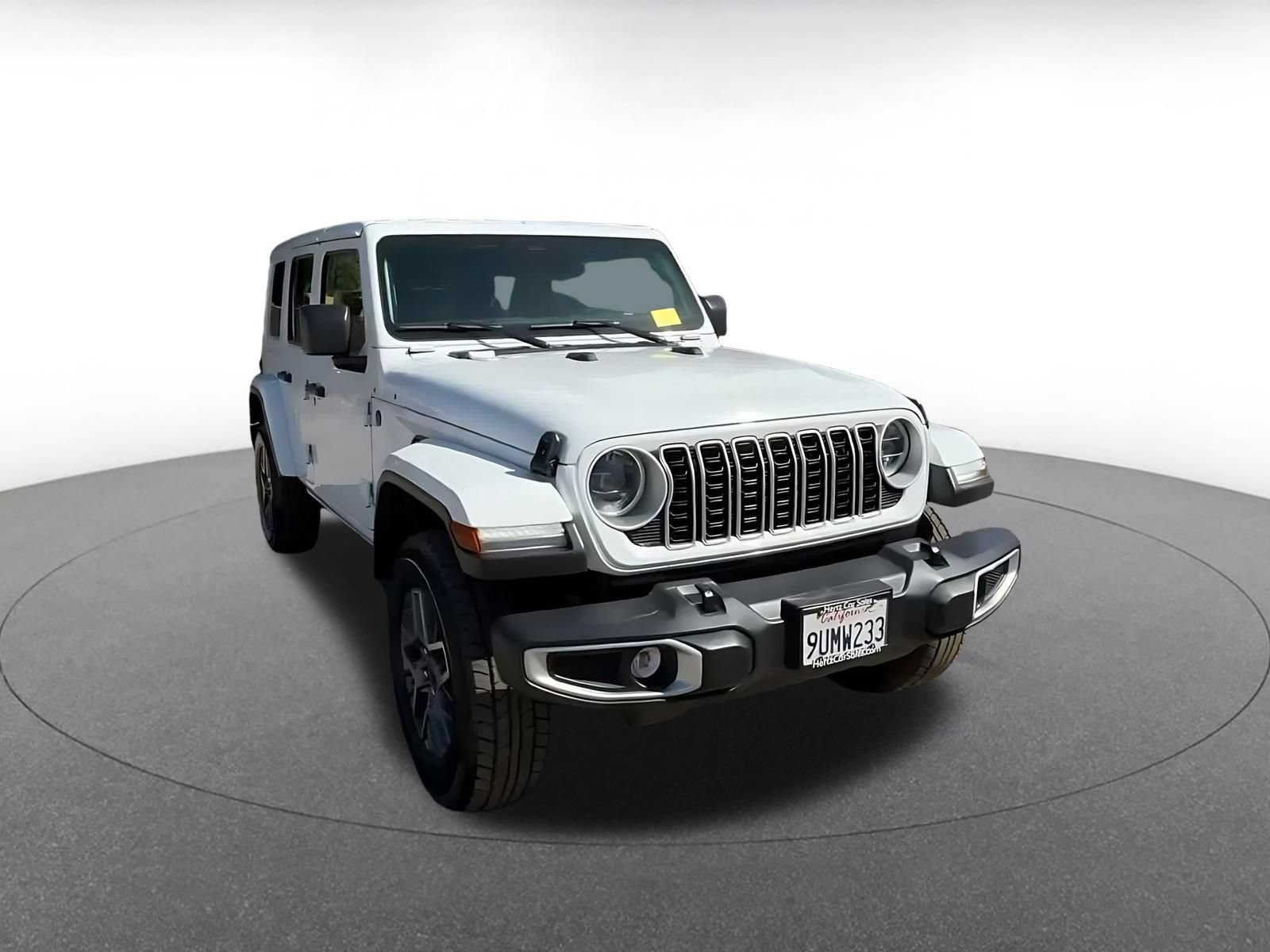 Used 2025 Jeep Wrangler Unlimited Sahara AWD/4WD image 3