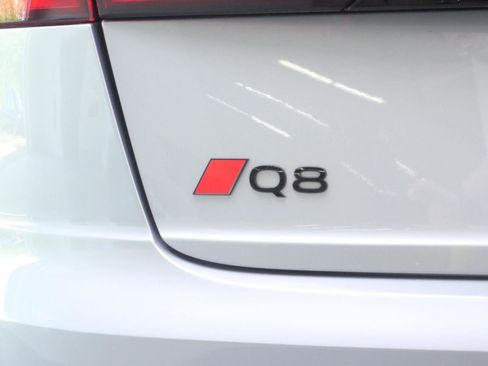 Used 2024 Audi Q8 Prestige w/ Prestige Package AWD/4WD image 10