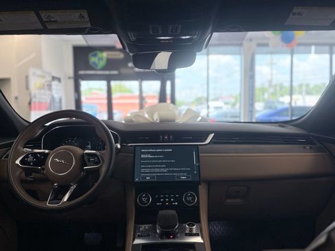 Used 2021 Jaguar F-PACE S AWD/4WD image 15