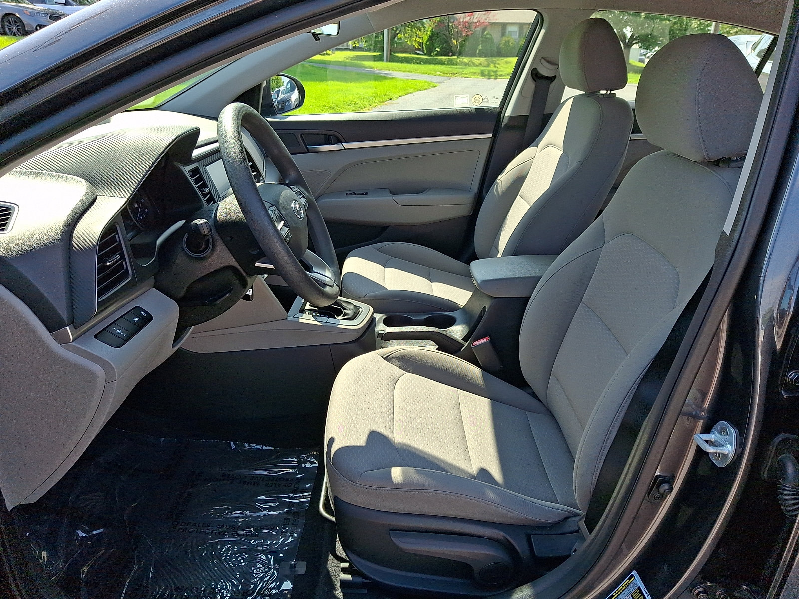 Used 2020 Hyundai Elantra SE FWD image 13