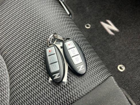 Used 2015 Nissan 370Z Coupe image 32