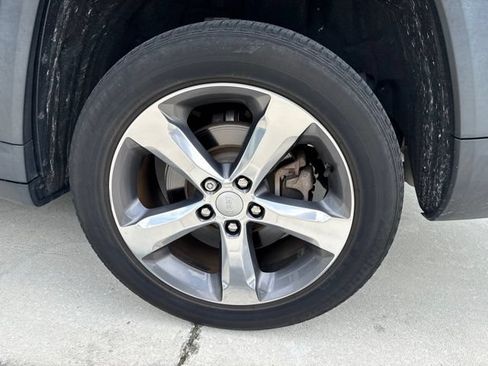 Used 2021 Jeep Grand Cherokee L Limited RWD image 9