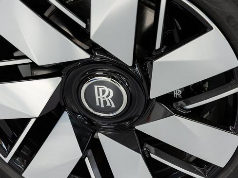 New 2026 Rolls-Royce Cullinan AWD/4WD image 19
