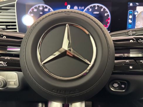 New 2026 Mercedes-Benz GLS 580 4MATIC image 34