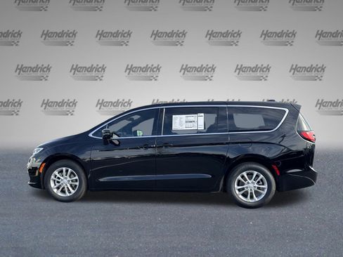 New 2026 Chrysler Pacifica Select image 5