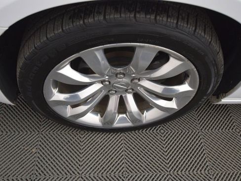 Used 2018 Chrysler 300 Limited image 21