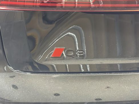 Used 2024 Audi Q8 e-tron Premium Plus w/ Premium Plus Package AWD/4WD image 26