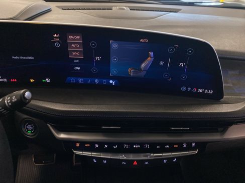 Used 2025 Cadillac XT4 Sport image 24