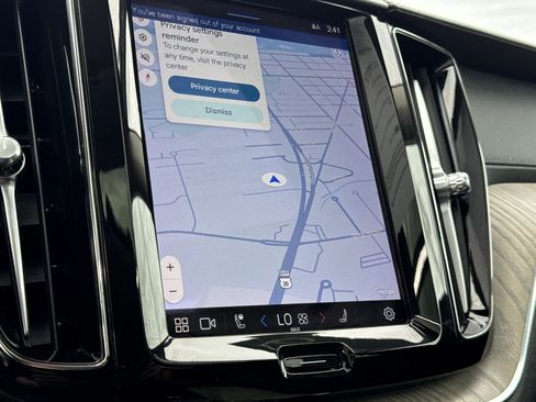 Used 2022 Volvo XC60 B5 Inscription w/ Climate Package image 14