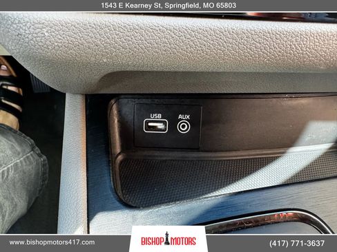 Used 2017 Kia Sedona LX image 36