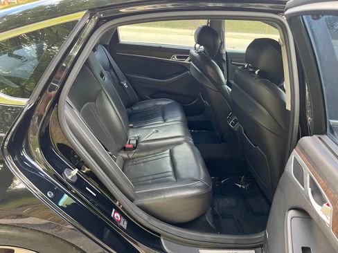 Used 2015 Hyundai Genesis 5.0 image 18