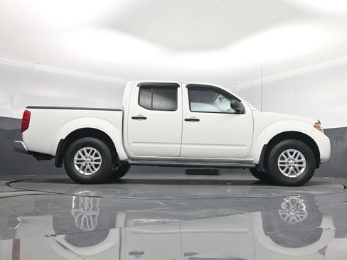 Used 2019 Nissan Frontier SV image 16