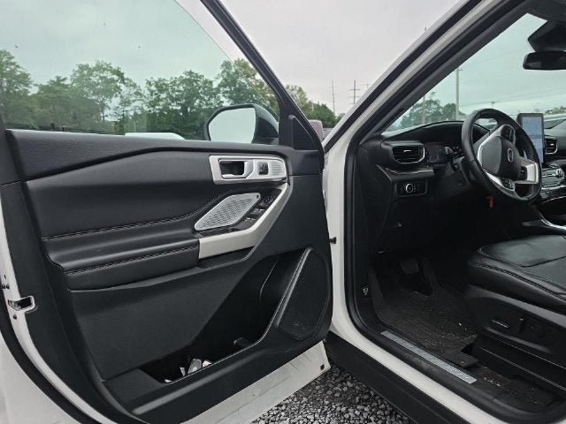 Used 2023 Ford Explorer Limited w/ Limited Technology Package AWD/4WD image 22