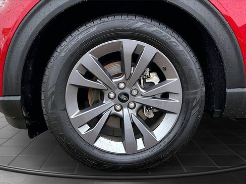 Used 2023 Ford Explorer XLT w/ Equipment Group 202A image 9