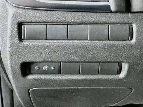 Used 2021 Nissan Rogue S FWD image 12