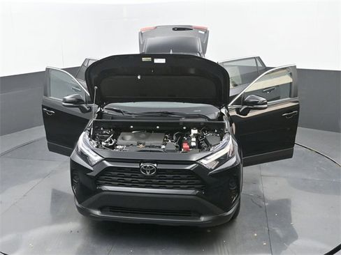 Used 2025 Toyota RAV4 XLE image 34