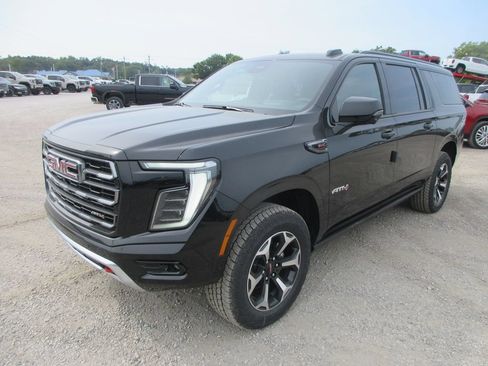 New 2026 GMC Yukon XL AT4 w/ AT4 Premium Package AWD/4WD image 9