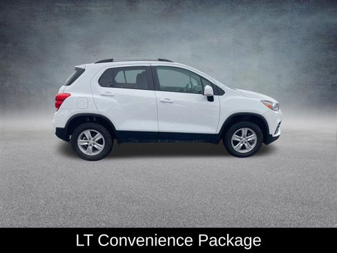 Used 2022 Chevrolet Trax LT w/ Driver Confidence Package image 8