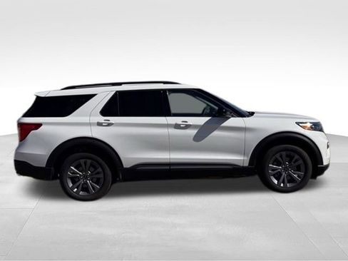 Certified 2023 Ford Explorer XLT w/ Equipment Group 202A AWD/4WD image 2