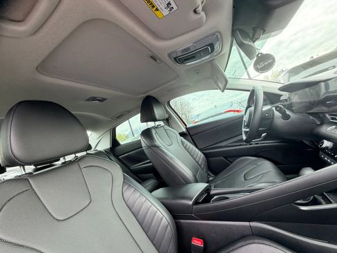 Used 2022 Hyundai Elantra Limited FWD image 31