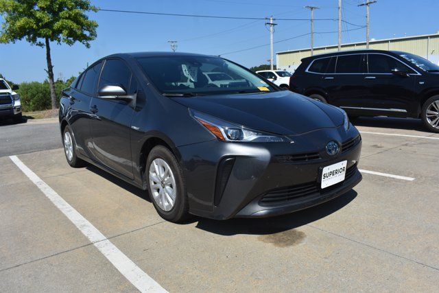 Used 2021 Toyota Prius LE FWD image 3