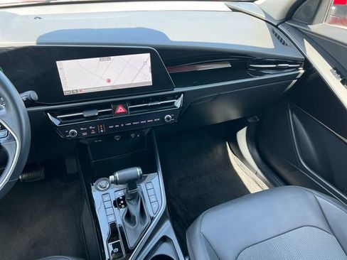 Used 2023 Kia Niro EX FWD image 29