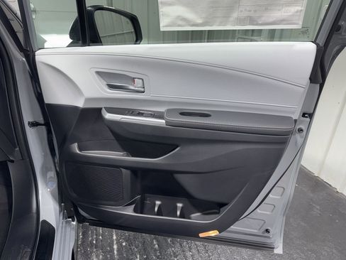 New 2026 Toyota Sienna XSE image 11