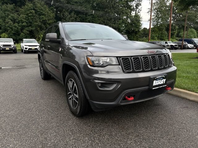 Used 2020 Jeep Grand Cherokee Trailhawk w/ Trailhawk Luxury Group AWD/4WD image 2