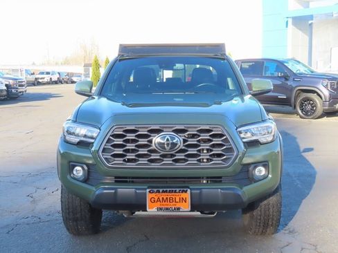 Used 2022 Toyota Tacoma TRD Sport image 2