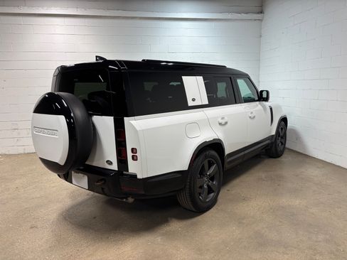 Used 2023 Land Rover Defender 110 X-Dynamic SE AWD/4WD image 6