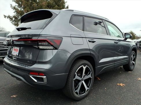 New 2026 Volkswagen Taos SEL image 4