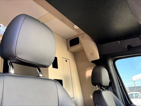 Used 2020 Mercedes-Benz Sprinter 2500 image 13