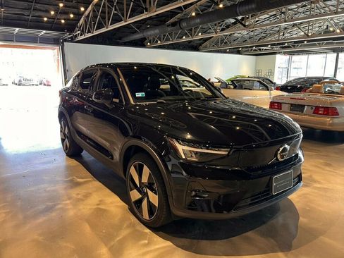 Used 2023 Volvo C40 P8 Recharge Ultimate image 7