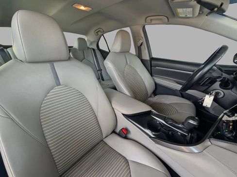 Used 2018 Toyota Camry SE FWD image 21