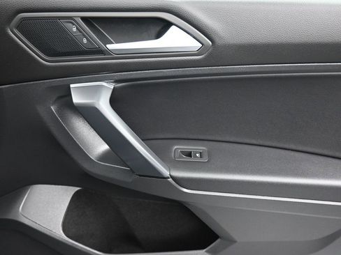 Used 2019 Volkswagen Tiguan SEL image 47