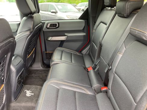 Used 2023 Ford Bronco Badlands w/ Sasquatch Package image 11