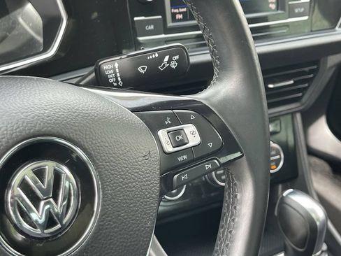 Used 2019 Volkswagen Jetta SE w/ Cold Weather Package FWD image 24