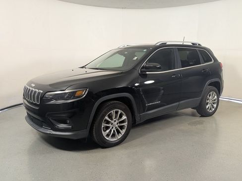 Used 2021 Jeep Cherokee Latitude Lux w/ Comfort/Convenience Group FWD image 3