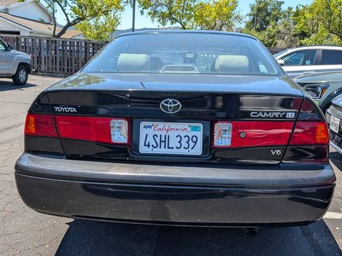 Used 2001 Toyota Camry LE FWD image 4