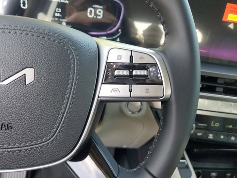 New 2025 Kia Telluride S image 13