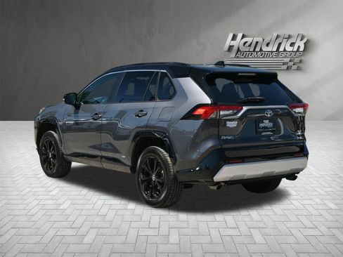 Used 2022 Toyota RAV4 XSE AWD/4WD image 8