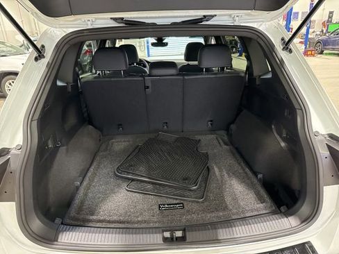 Certified 2023 Volkswagen Tiguan SE R-Line image 28