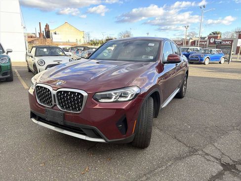 Certified 2024 BMW X4 xDrive30i w/ Convenience Package image 2