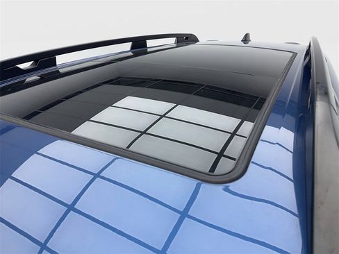 Used 2022 Subaru Ascent Limited w/ Technology Package image 14