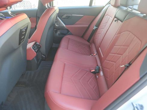 Used 2025 BMW i5 eDrive40i w/ M Sport Package image 15