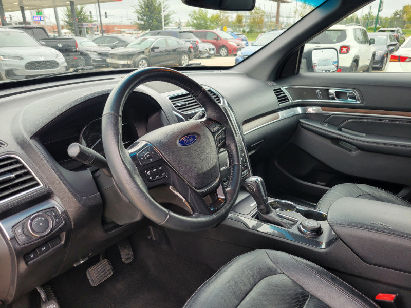 Used 2019 Ford Explorer Limited w/ Class III Trailer Tow Package AWD/4WD image 25