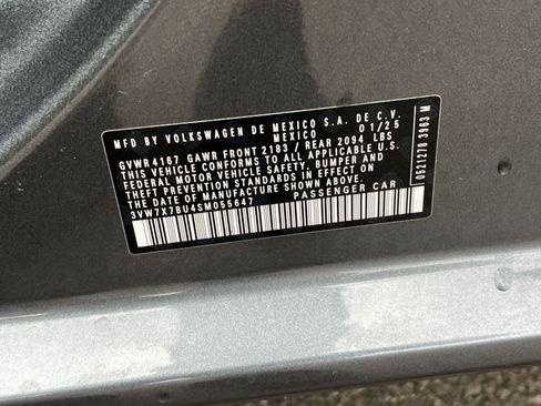 Used 2025 Volkswagen Jetta SE image 28