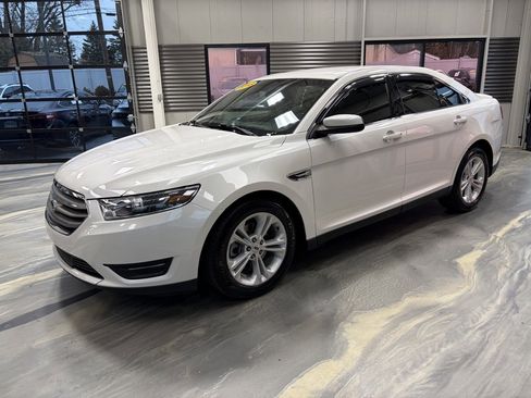 Used 2018 Ford Taurus SEL image 33