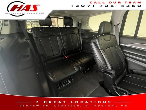 Used 2022 Jeep Grand Cherokee L Limited AWD/4WD image 11